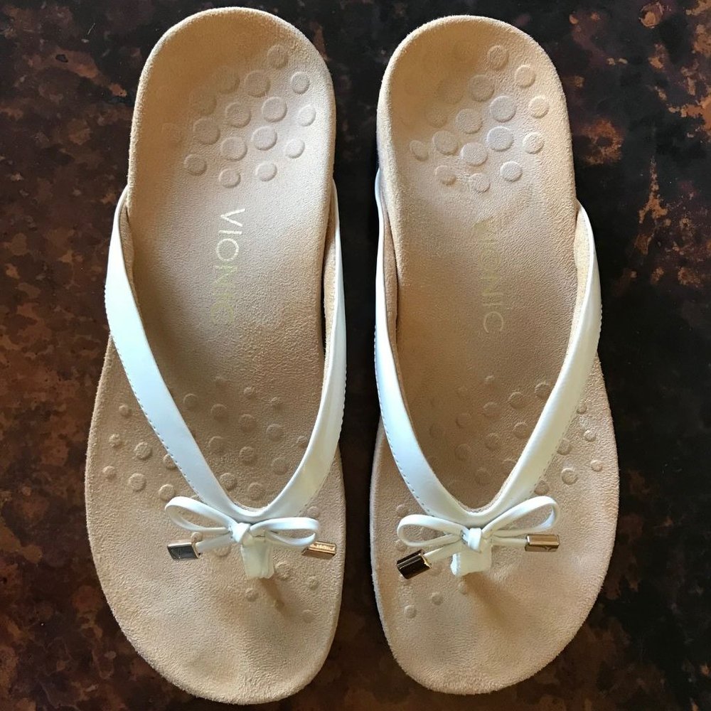 Vionic Flats Bellai White Bow Sandals Like New Size 8